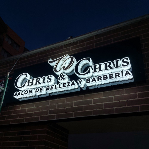 letras corpóreas en acrílico retroiluminadas