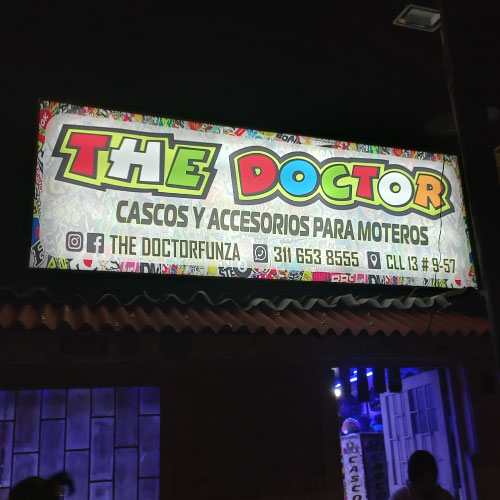 Avisos caja de luz en panaflex