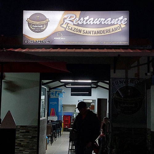 avisos luminosos en panaflex para fachada de restaurante, iluminación led